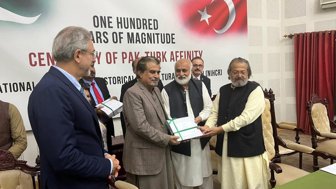 Yunus Emre Enstitüsü'nden Pakistan’da çok kıymetli iş birliği